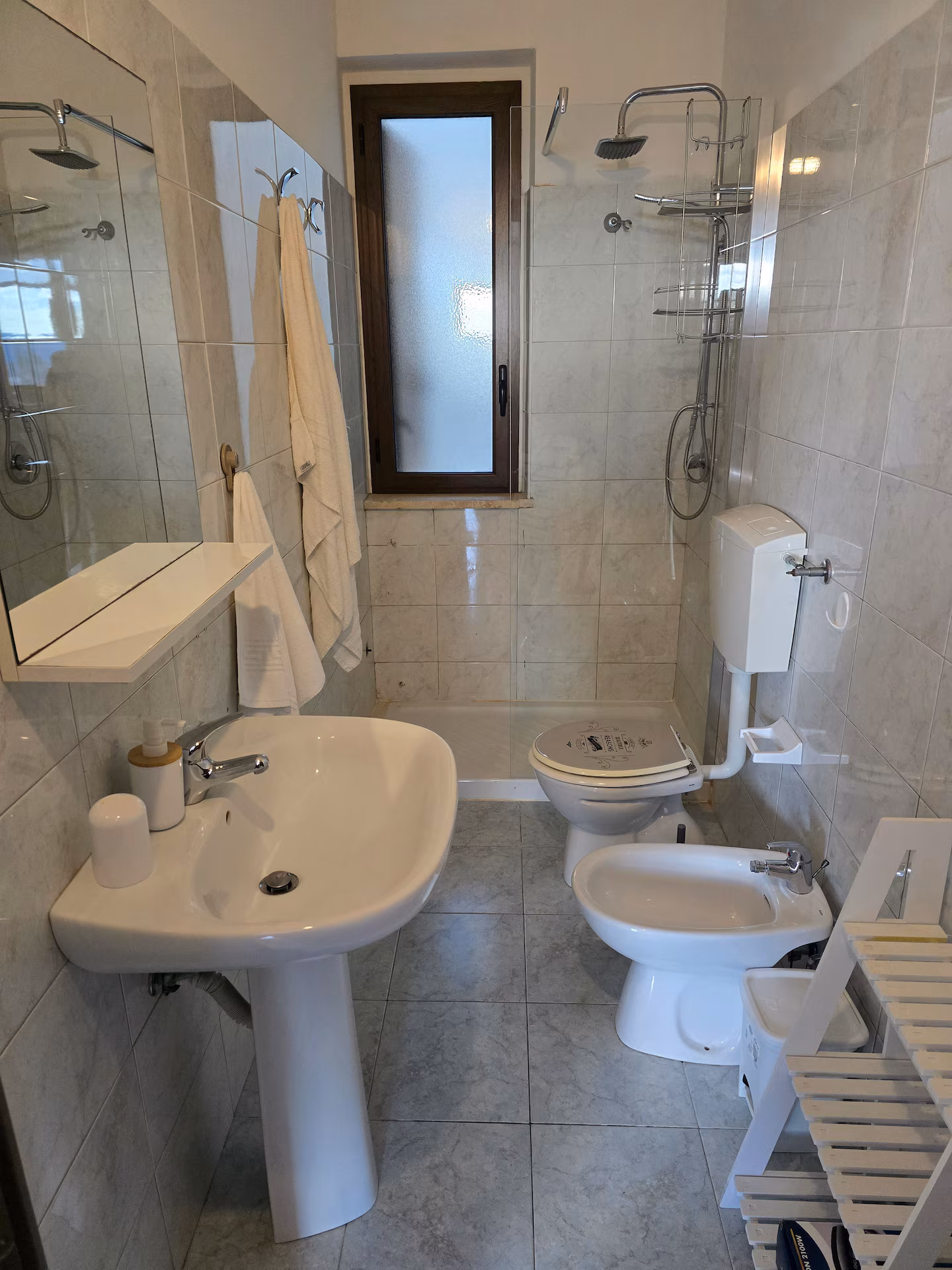 Modern bathroom